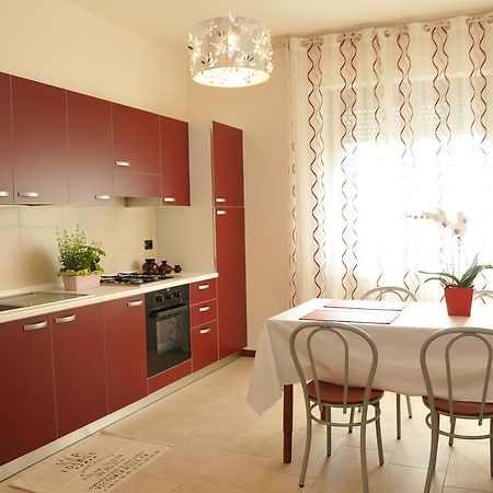 Maura Appartamenti Peschiera del Garda Habitación foto