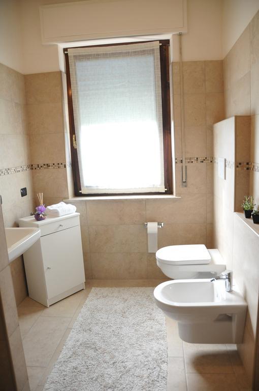 Maura Appartamenti Peschiera del Garda Habitación foto