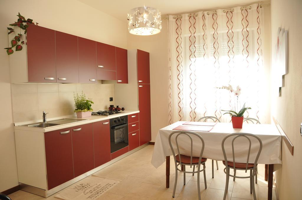 Maura Appartamenti Peschiera del Garda Habitación foto