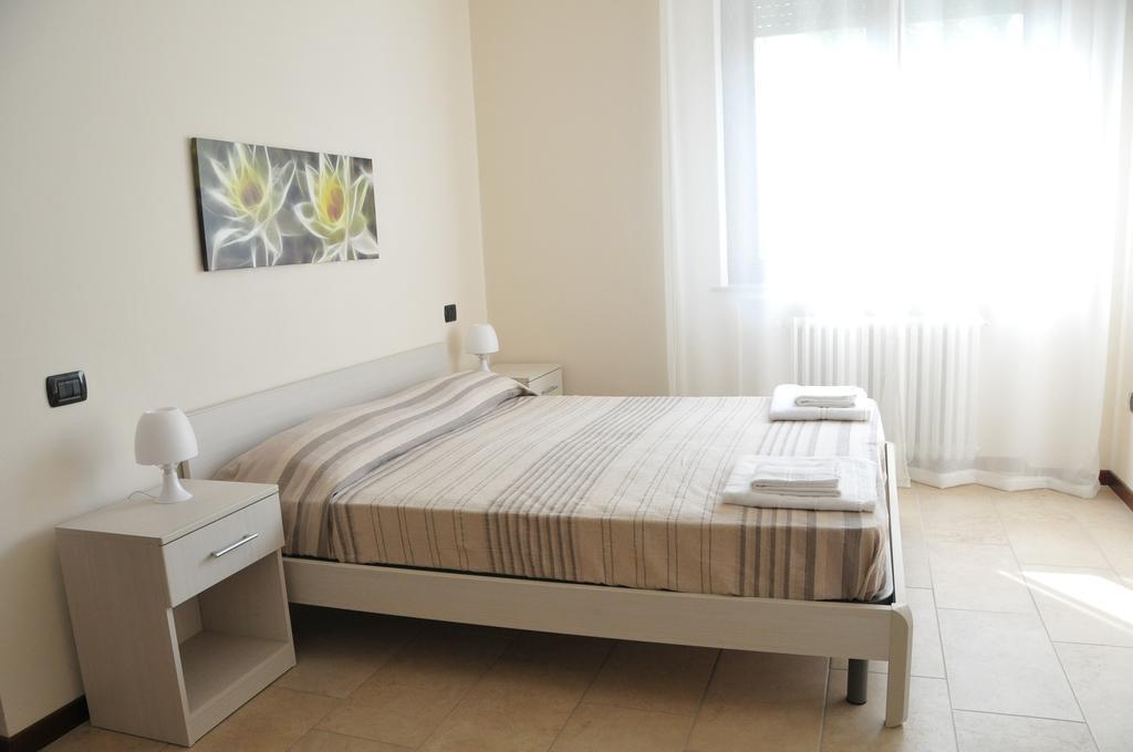 Maura Appartamenti Peschiera del Garda Habitación foto